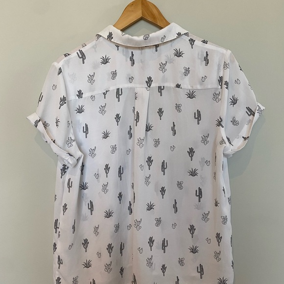 Willow and Thread Cactus button down tee L - Picture 2 of 3